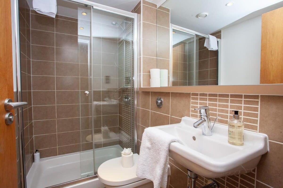 City Centre Apartment W Parking & Hyperoptic Wifi Glasgow Eksteriør bilde